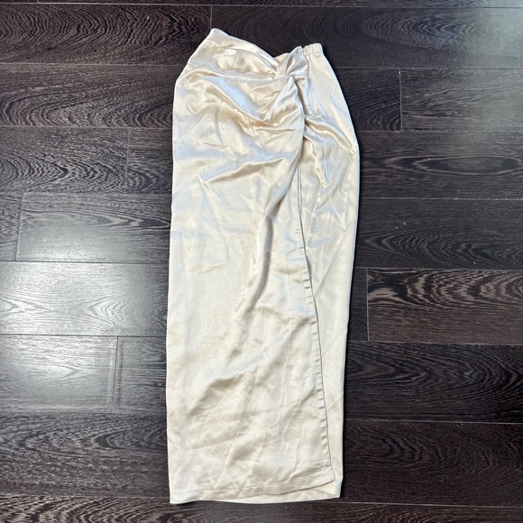 Linen And Dot Long Cream REAL Silk Twist Skirt - Picture 3 of 7